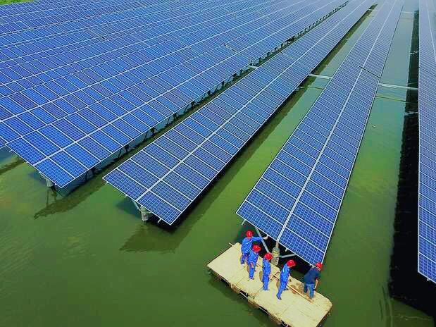 The photovoltaic fish pond in Dawan Town（大湾镇）, Gaoyao County（高要县）, Zhaoqing City（肇庆市）, Guangdong Province.